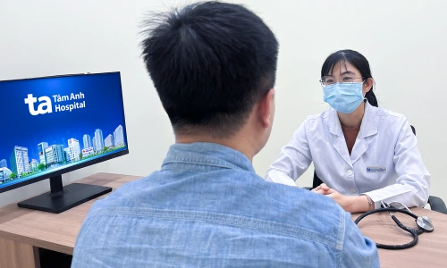 Using an uncleaned air conditioner for a long time: a risk for pneumonia?
