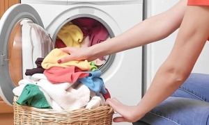 Habits that make machine-washed clothes smell bad