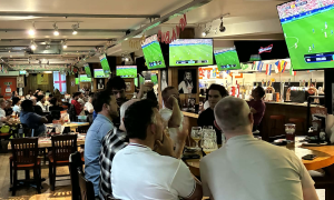 Vietnamese recount their World Cup experiences in the US and UK
