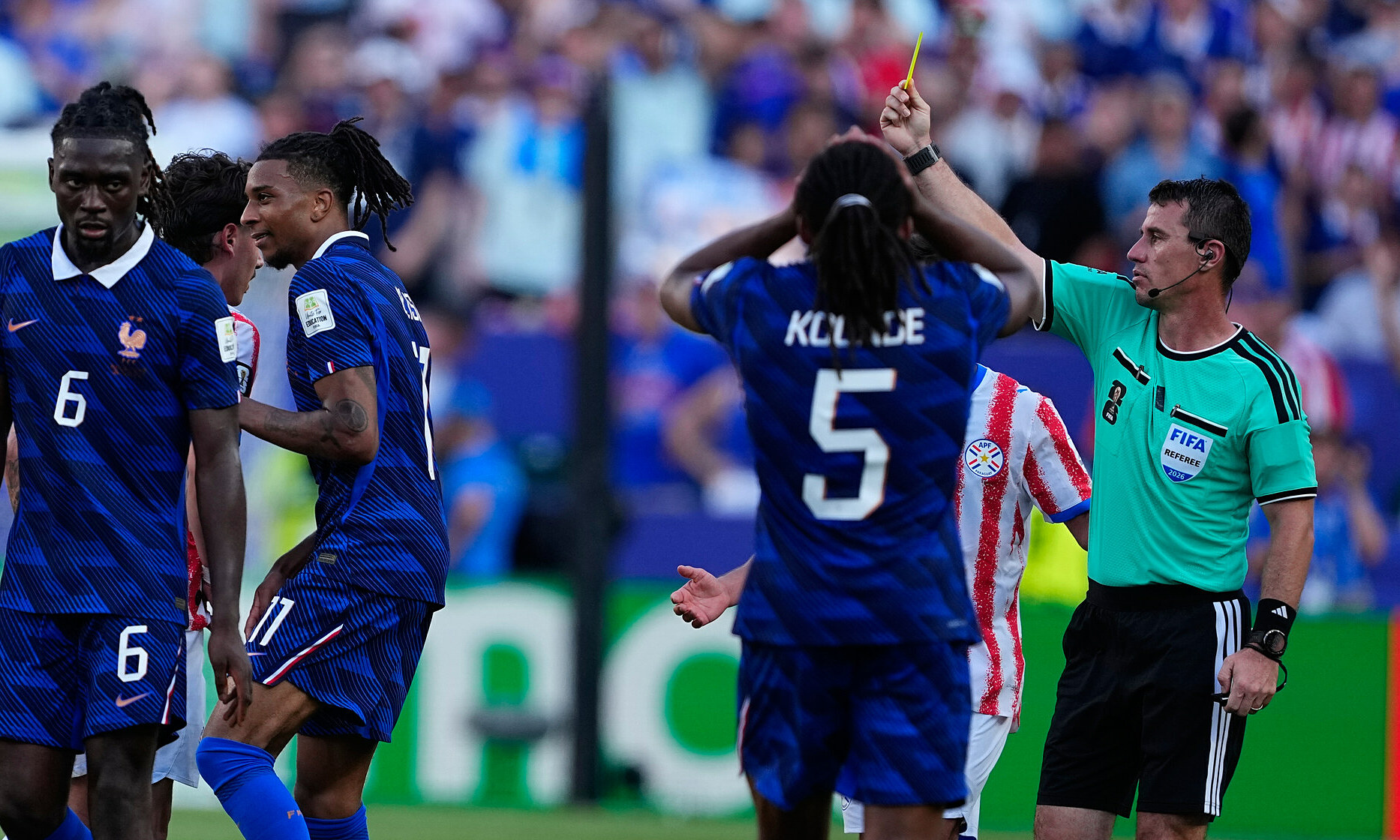 Asian referee receives 1 point in Paraguay - France match