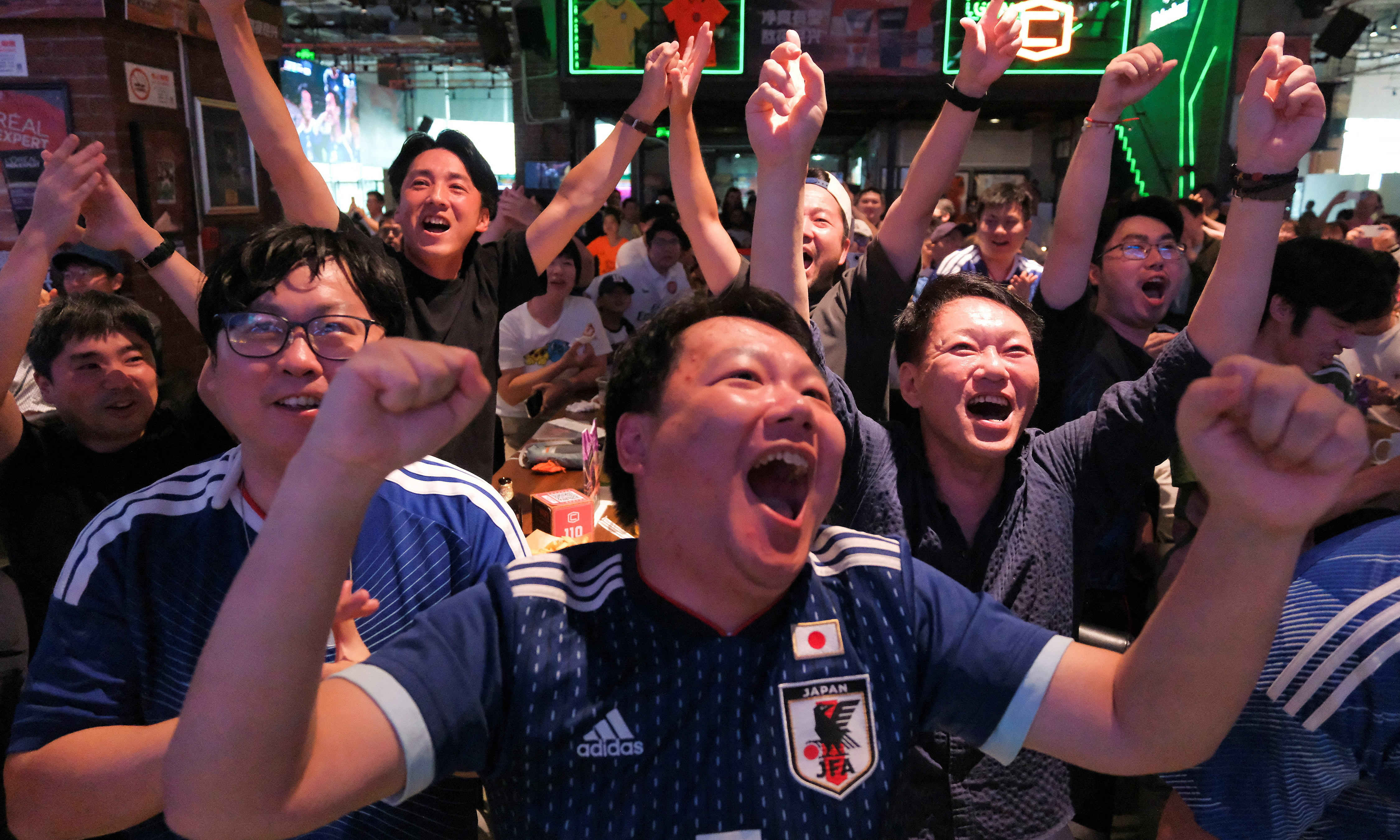 Chinese football fans warned for wearing Japan national team jerseys