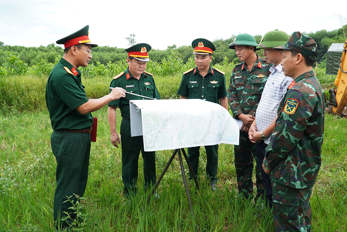 Quang Tri surveys area suspected of containing fallen soldiers' remains