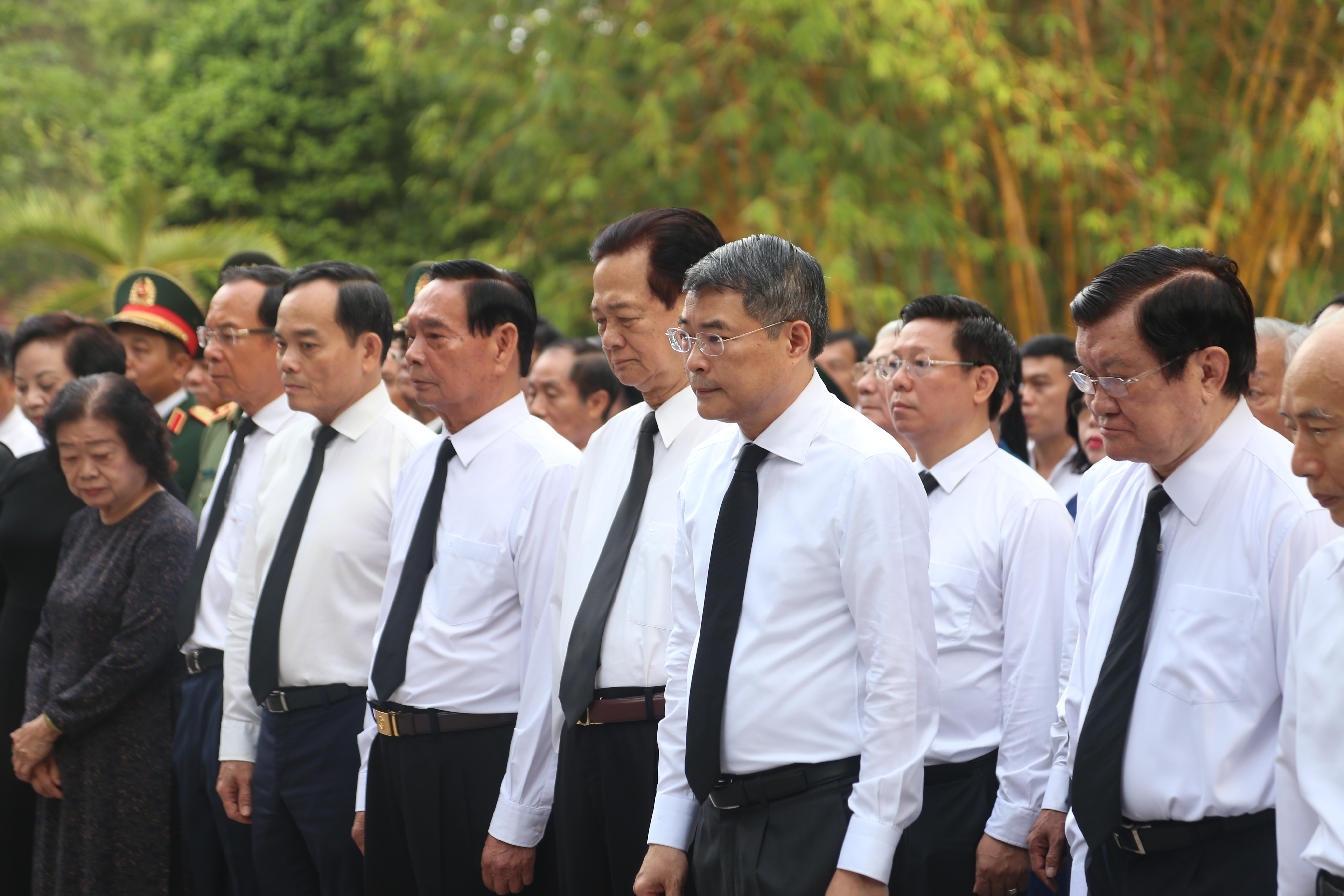 Prime minister attends ceremony to launch search and collection of martyrs' remains at Le Thi Rieng park