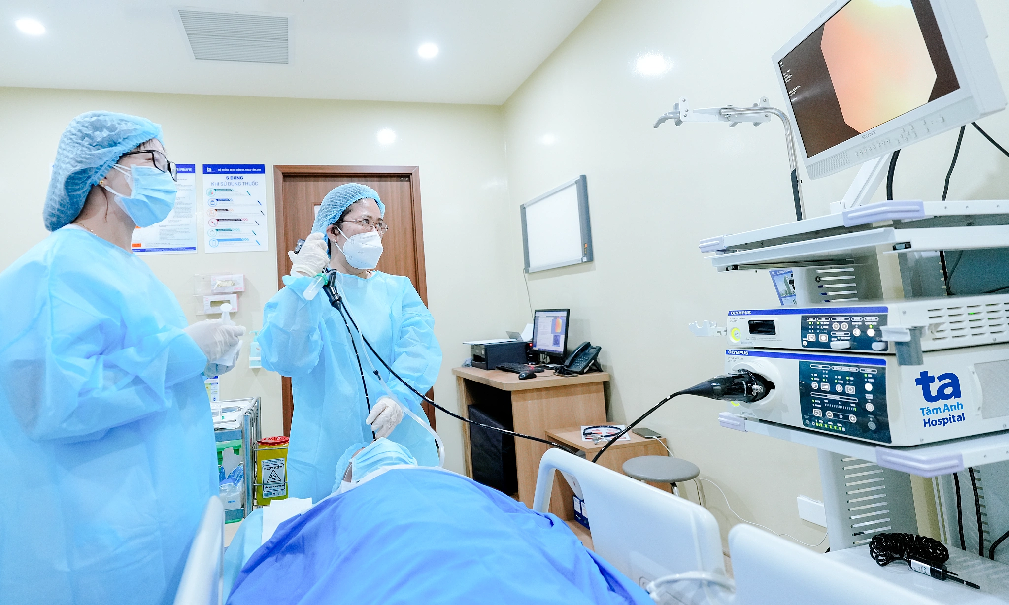 Peanut stuck in man's lung for three months