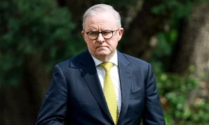 Australian prime minister apologizes for 'indecent' comments about singer Kylie Minogue