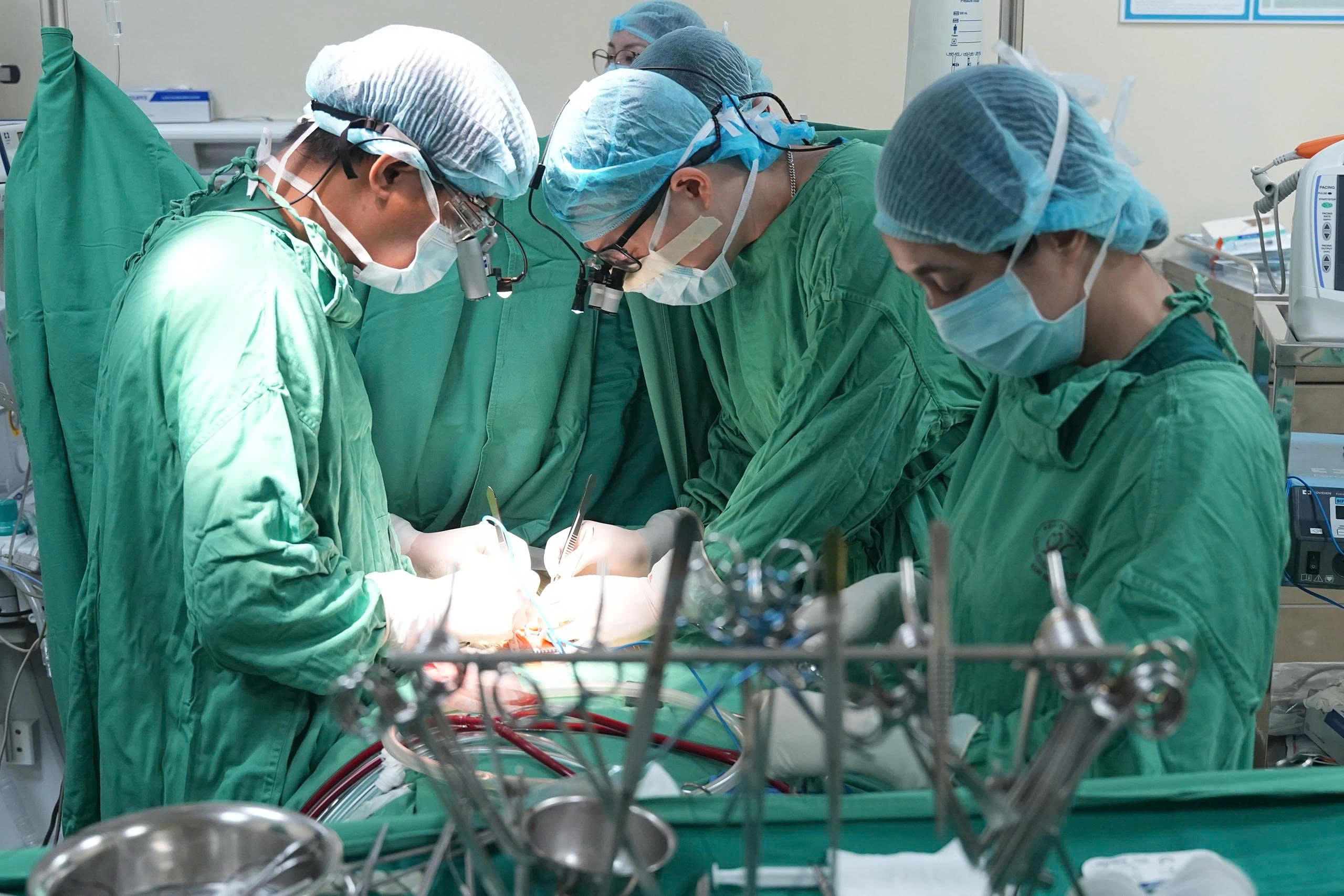 Major surgery repairs entire heart of 1,5 kg premature baby