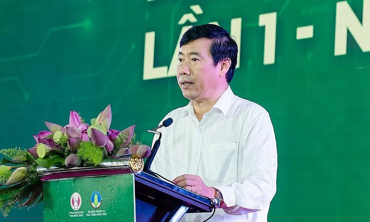 Two former Dong Thap chairmen disciplined