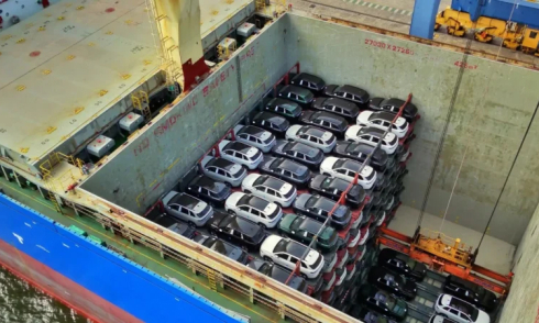 How China exports cars amid shipping shortages