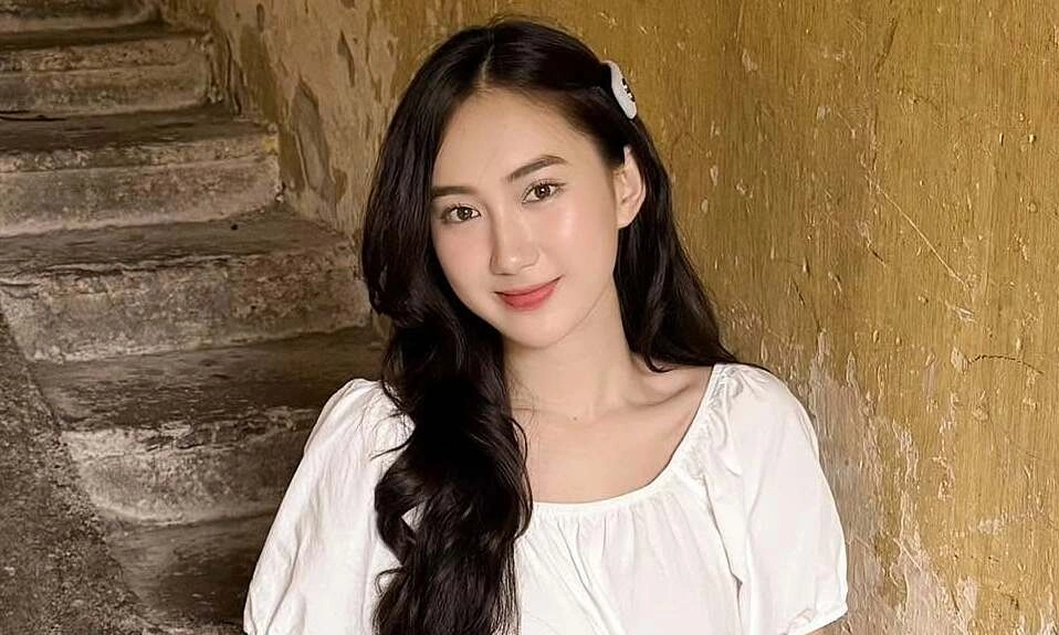 Gen Z actress makes an impression in 'Under the Brightly Lit Window'