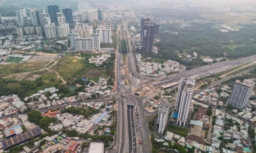 Ho Chi Minh City's largest interchange faces another one-year delay