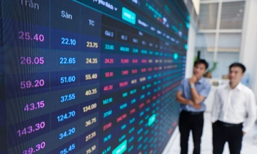 PNJ stock rebound after sharp decline