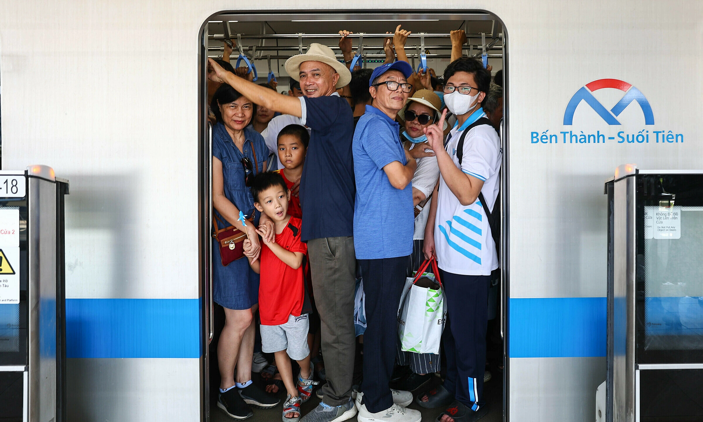 HCMC seeks public opinion on names for Ben Thanh, Suoi Tien, Tham Luong metro stations