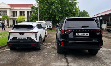 Two vehicles with duplicate license plates on national highway 17