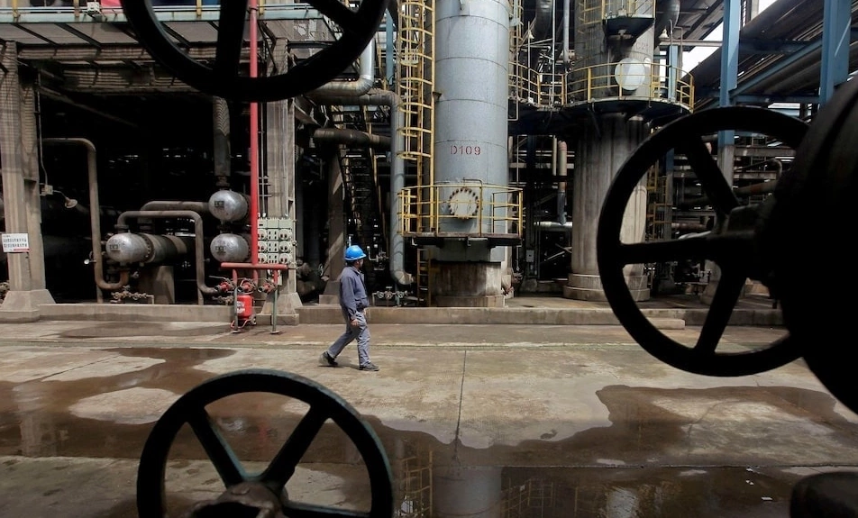 China eases fuel export restrictions
