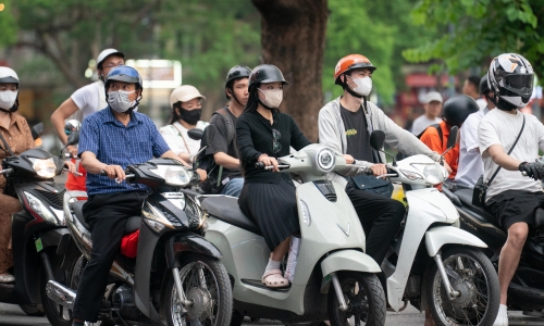 Over 2,1 million new cars and motorcycles registered in first half of year