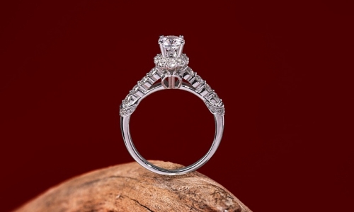Dia Diamond launches collection celebrating 5th anniversary