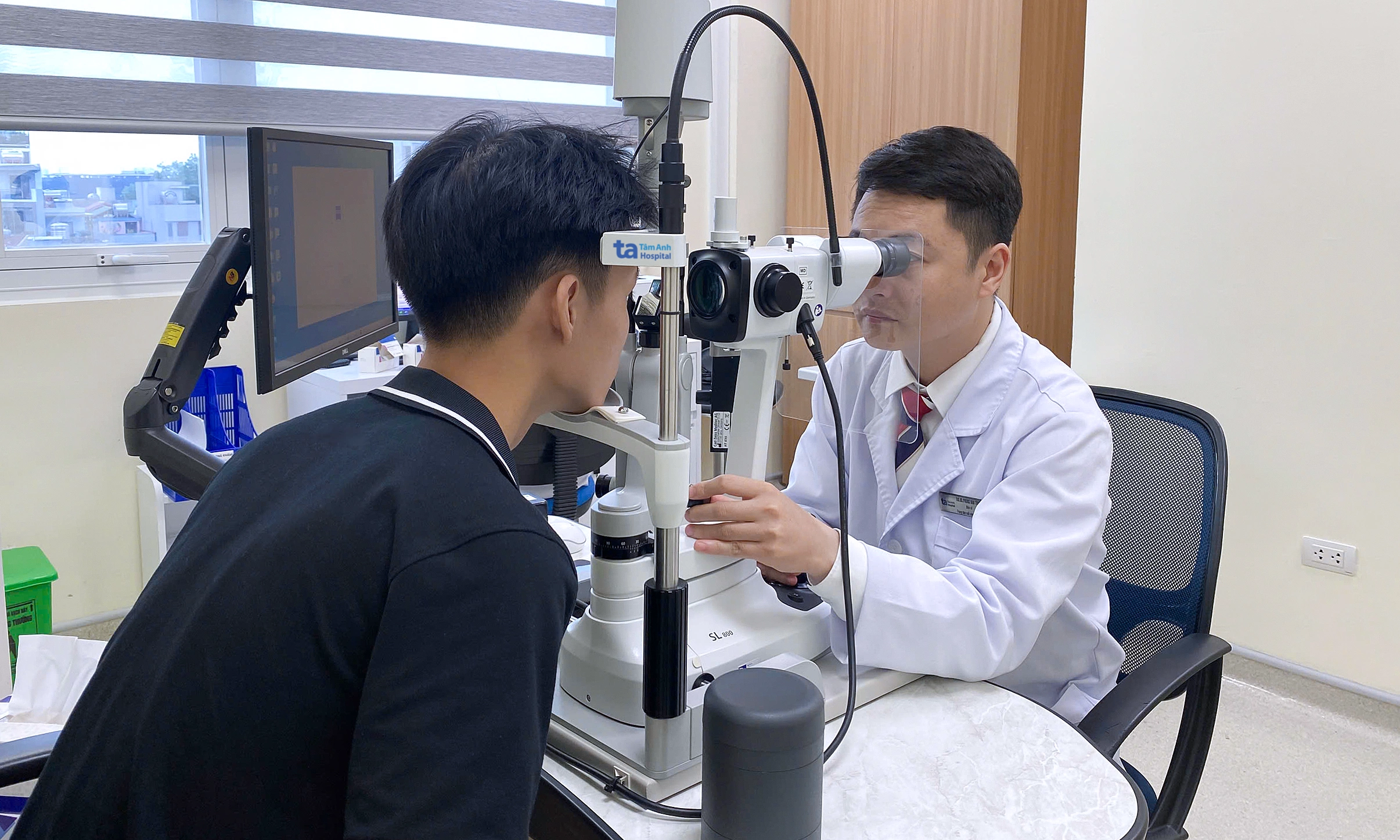 Keratitis suspected to be caused by swimming pool water