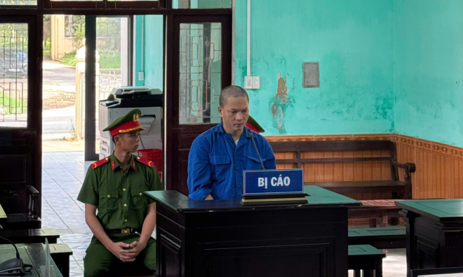 Man who damaged Nguyen dynasty golden throne national treasure sentenced to over 3 years in prison