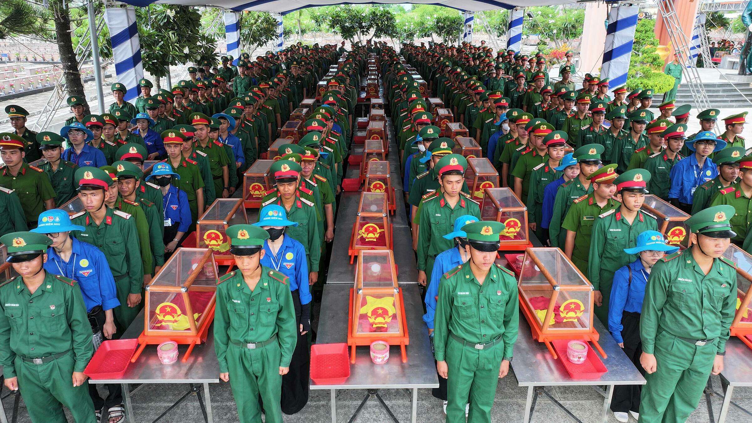 Bringing 303 martyrs' remains to rest in Dong Thap, An Giang