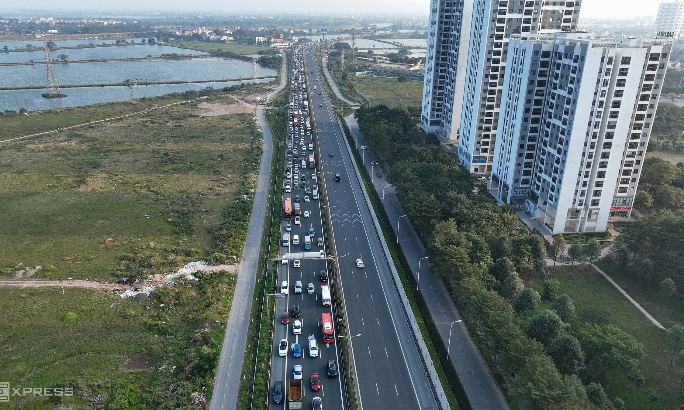 Proposal to build a 6-lane elevated road along Phap Van - Cau Gie expressway