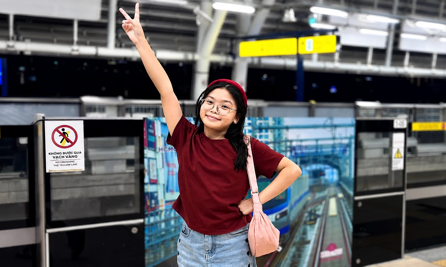 Female student tops entrance exam for Tran Dai Nghia school