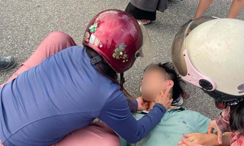 Nurse performs CPR for over 10 minutes, saving unconscious man on street