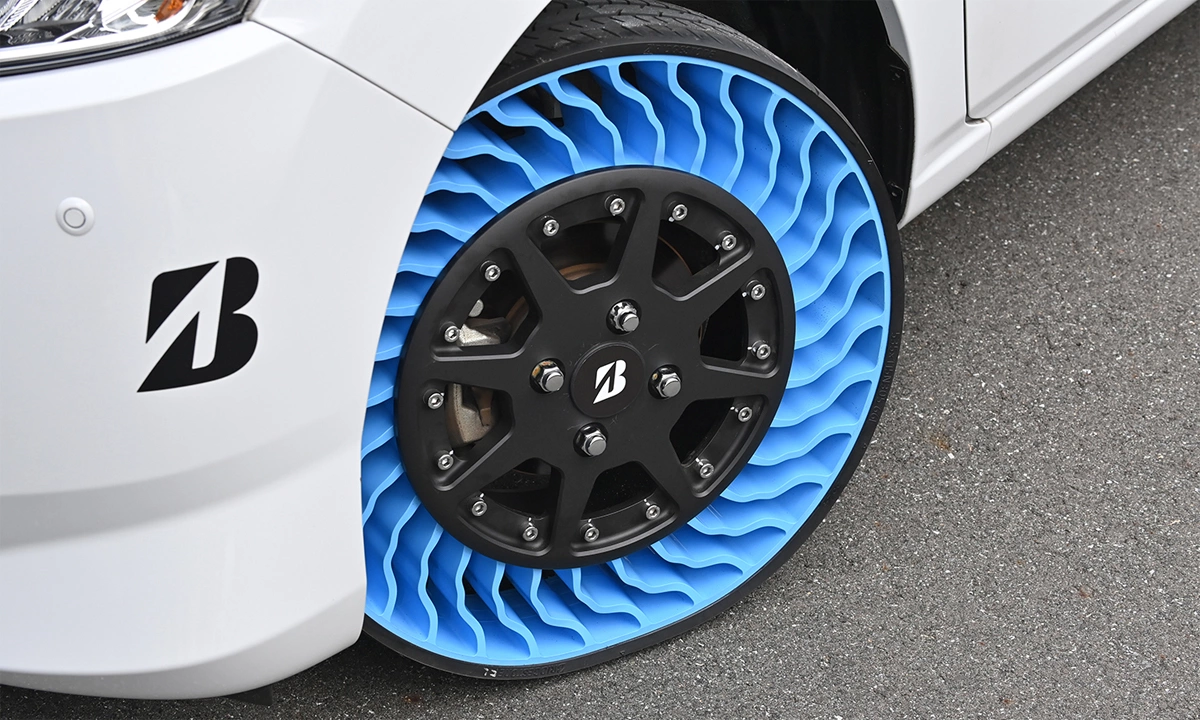 Airless tires first installed on low-speed electric vehicles