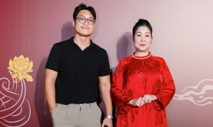 Hong Van and son attend event with a cast of stars