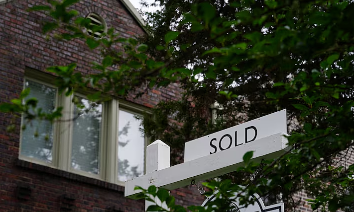 U.S. home prices climb to record high