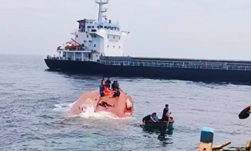 Owner of sunk vessel receives 2.5 billion VND in compensation