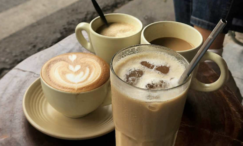 Should you drink tea or coffee in the morning?
