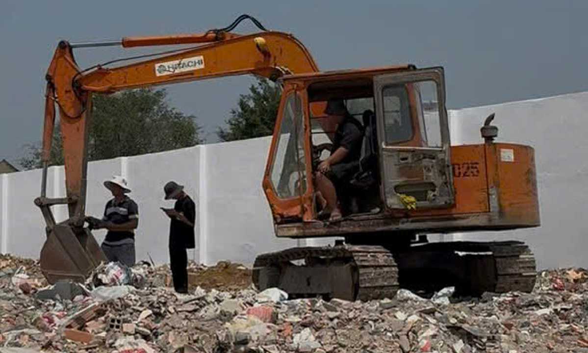 6 people arrested for dumping nearly 800 tons of waste in Ho Chi Minh City