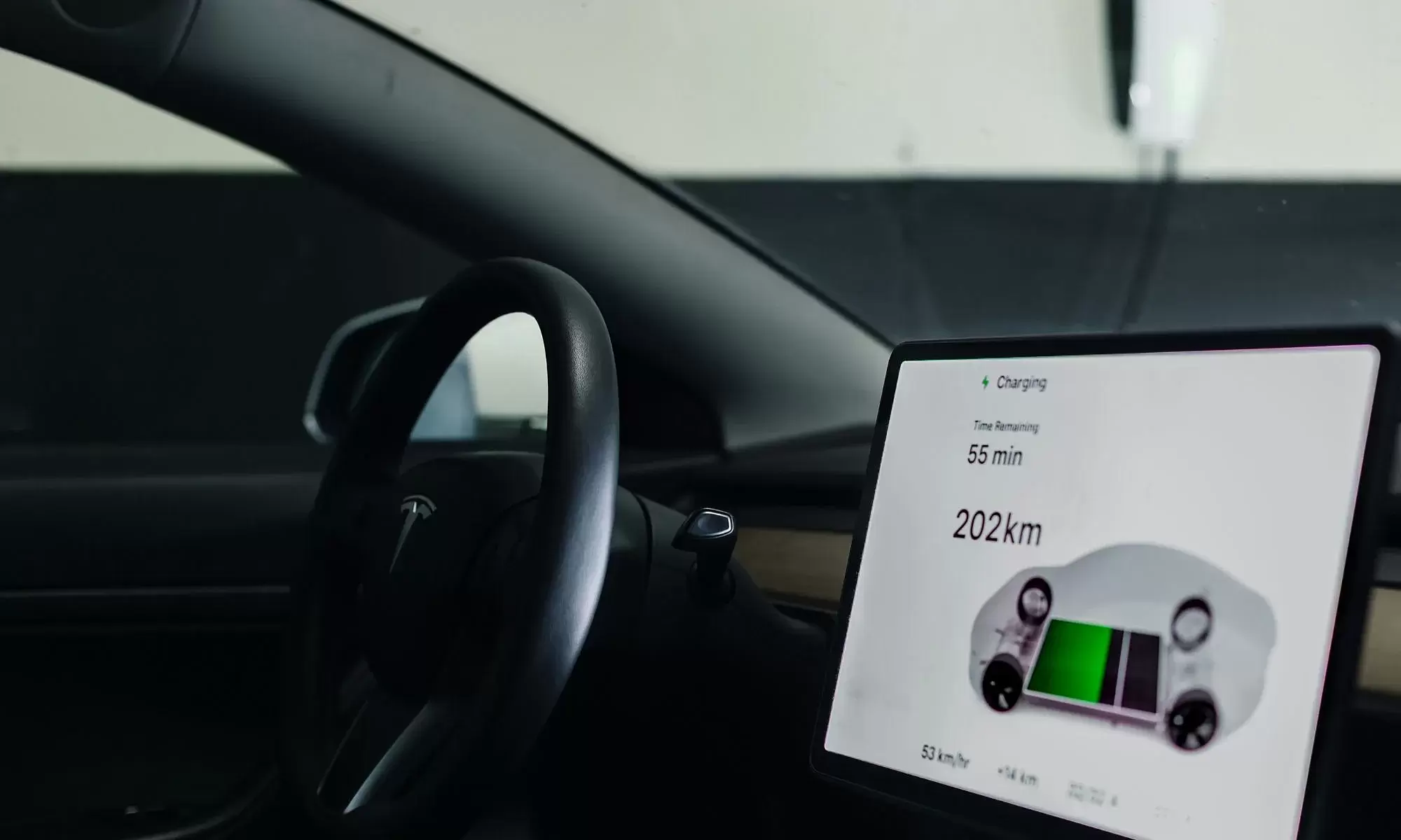 Electric vehicle battery life exceeds expert expectations