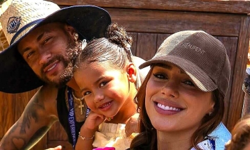 Neymar relaxes with girlfriend after World Cup defeat
