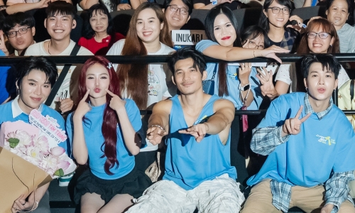 Audience cheers Running Man Vietnam cast