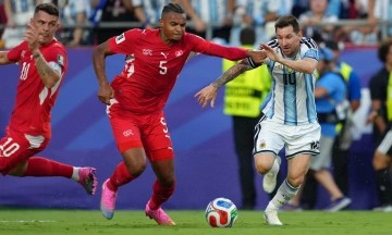 Swiss defender accuses referee of favoring Argentina