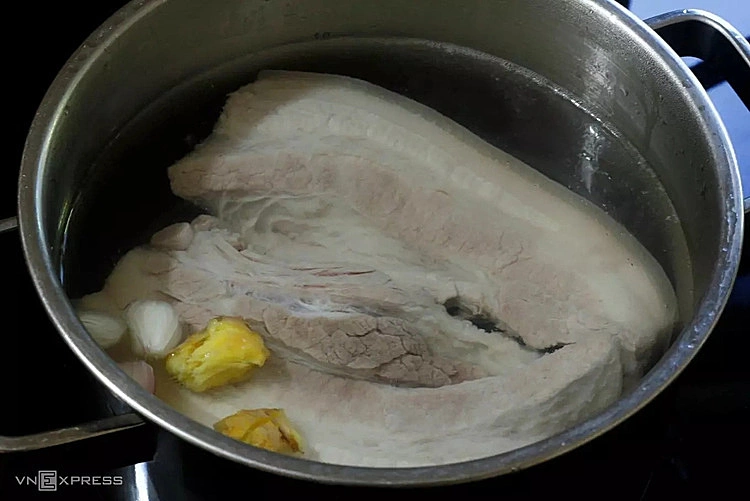 Is an exclusive diet of boiled food always good?