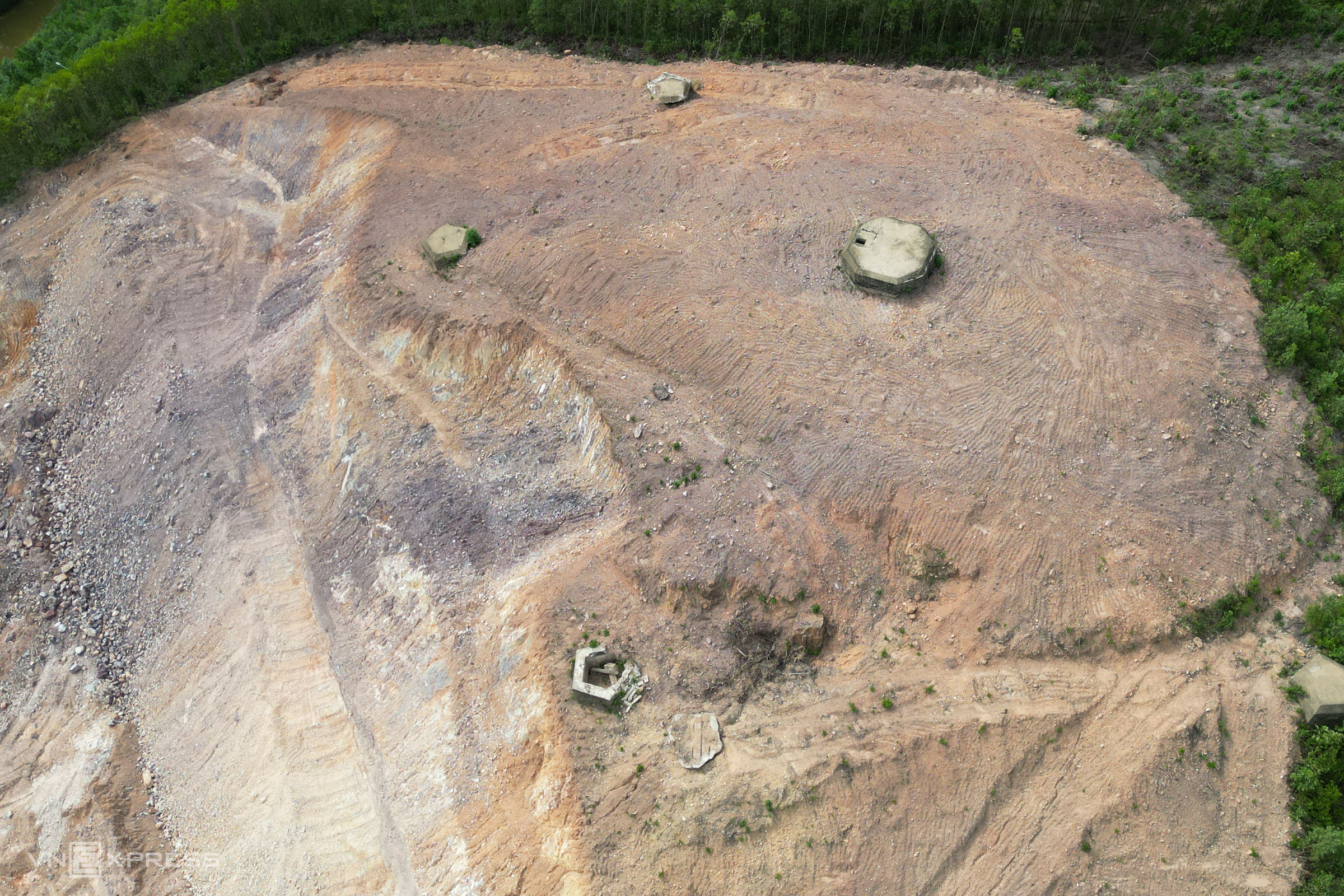 Six military bunkers unearthed during expressway roundabout construction