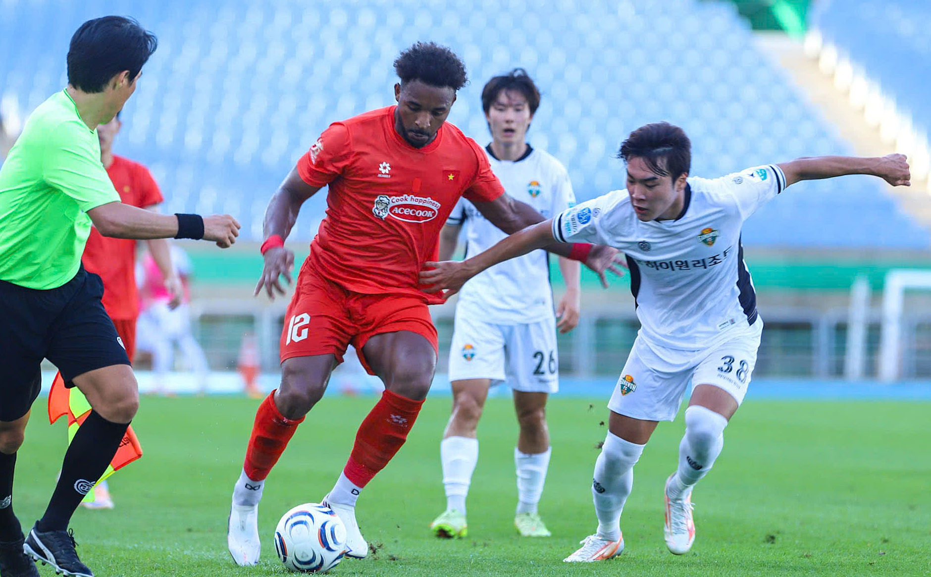 Vietnam national team achieves perfect record in South Korea