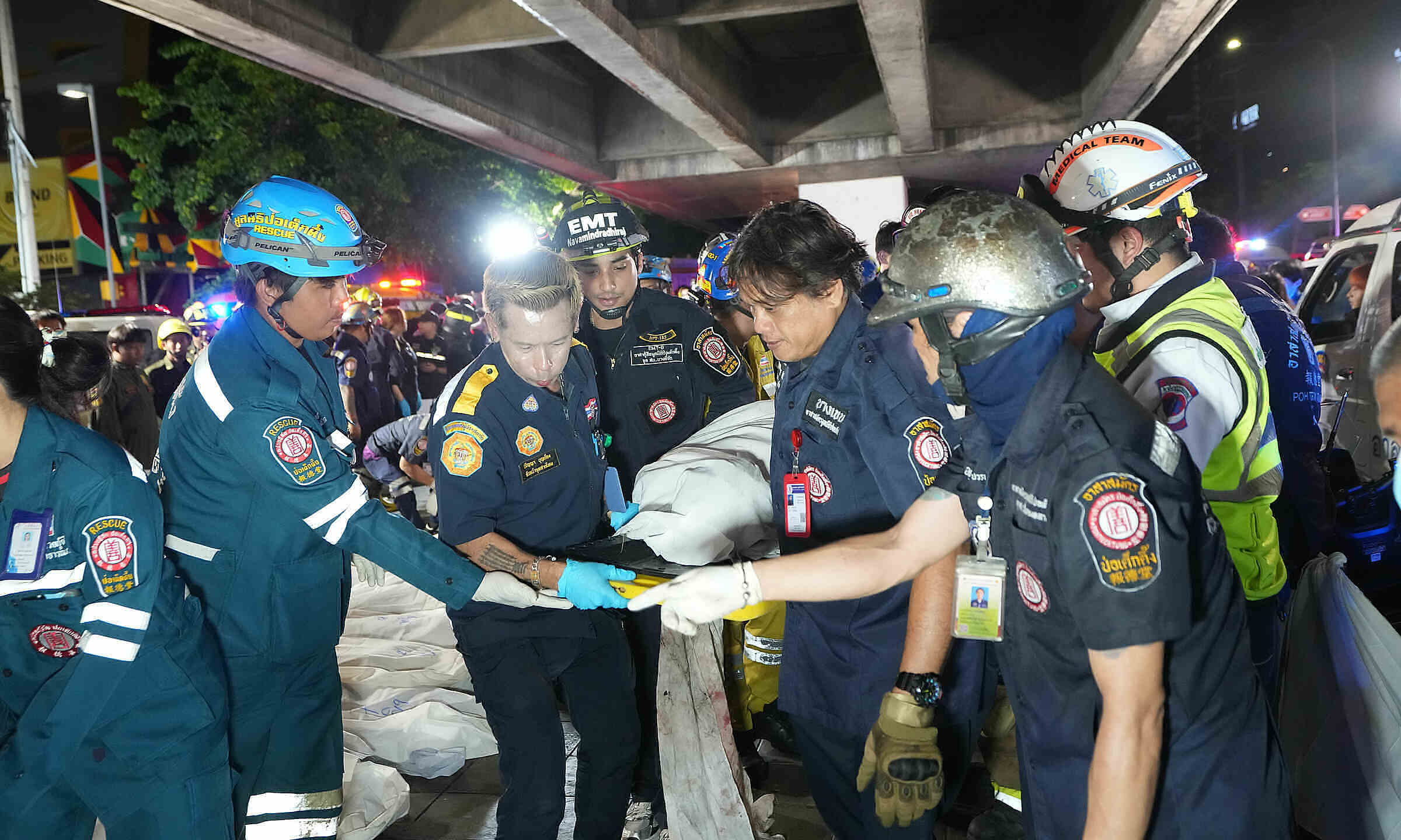 Rescue efforts amid Thailand pub fire