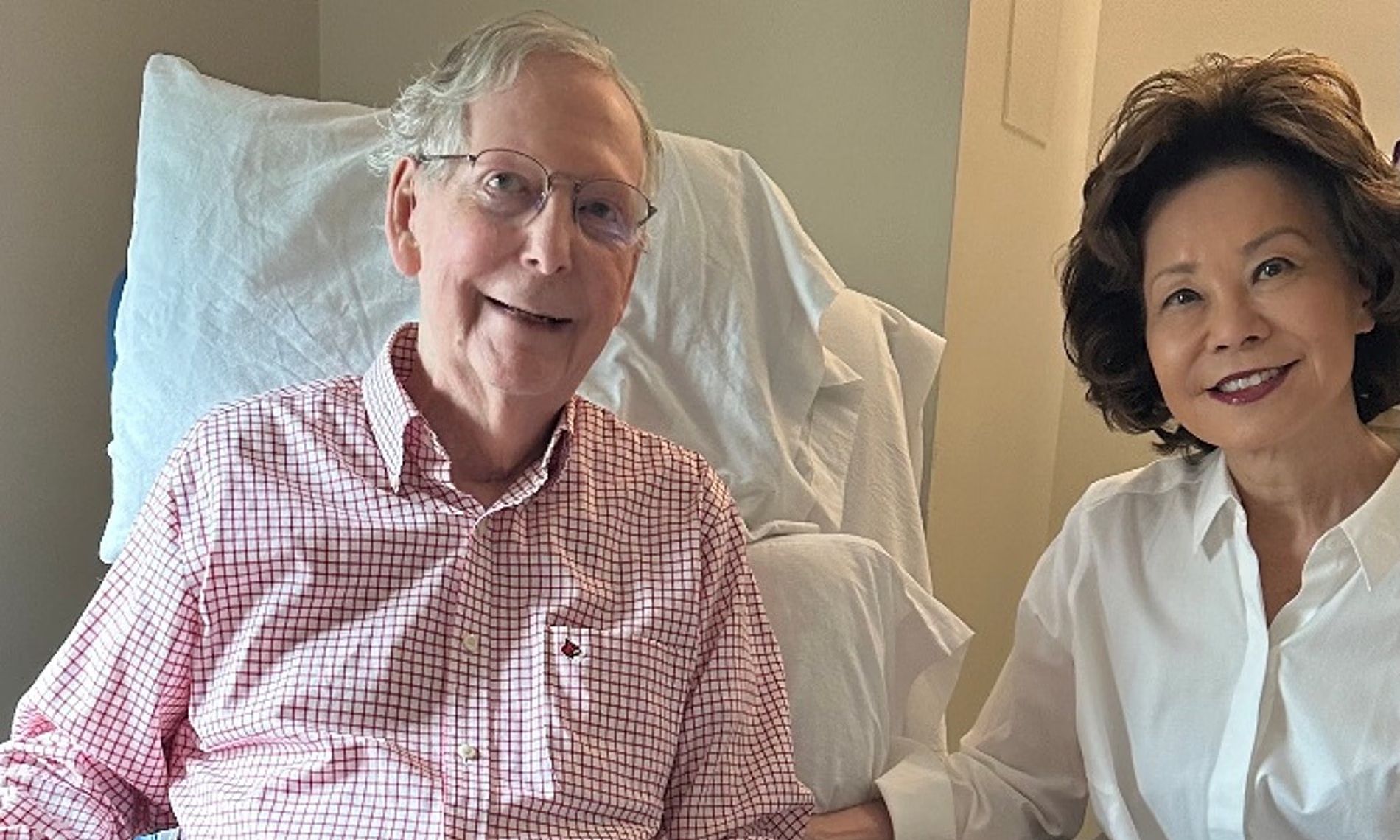 84-year-old US senator explains one-month absence