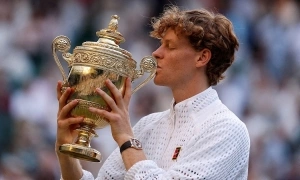 Sinner defends Wimbledon title