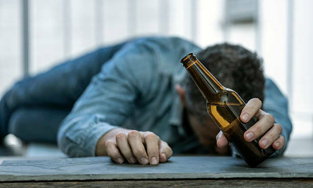 Three drinking buddies fined for abandoning drunk friend