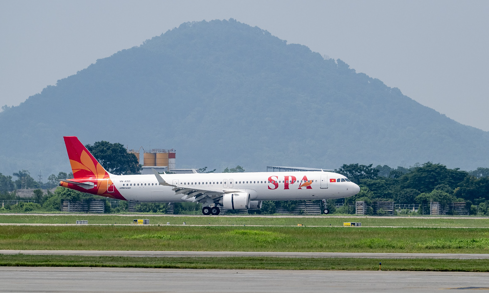 Sun PhuQuoc Airways unveils new aircraft livery