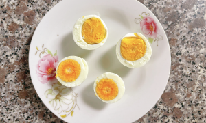 Is it better to eat eggs before or after a workout?
