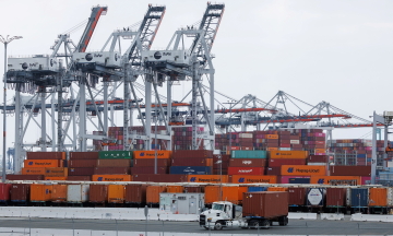 US budget deficit due to import tax refunds