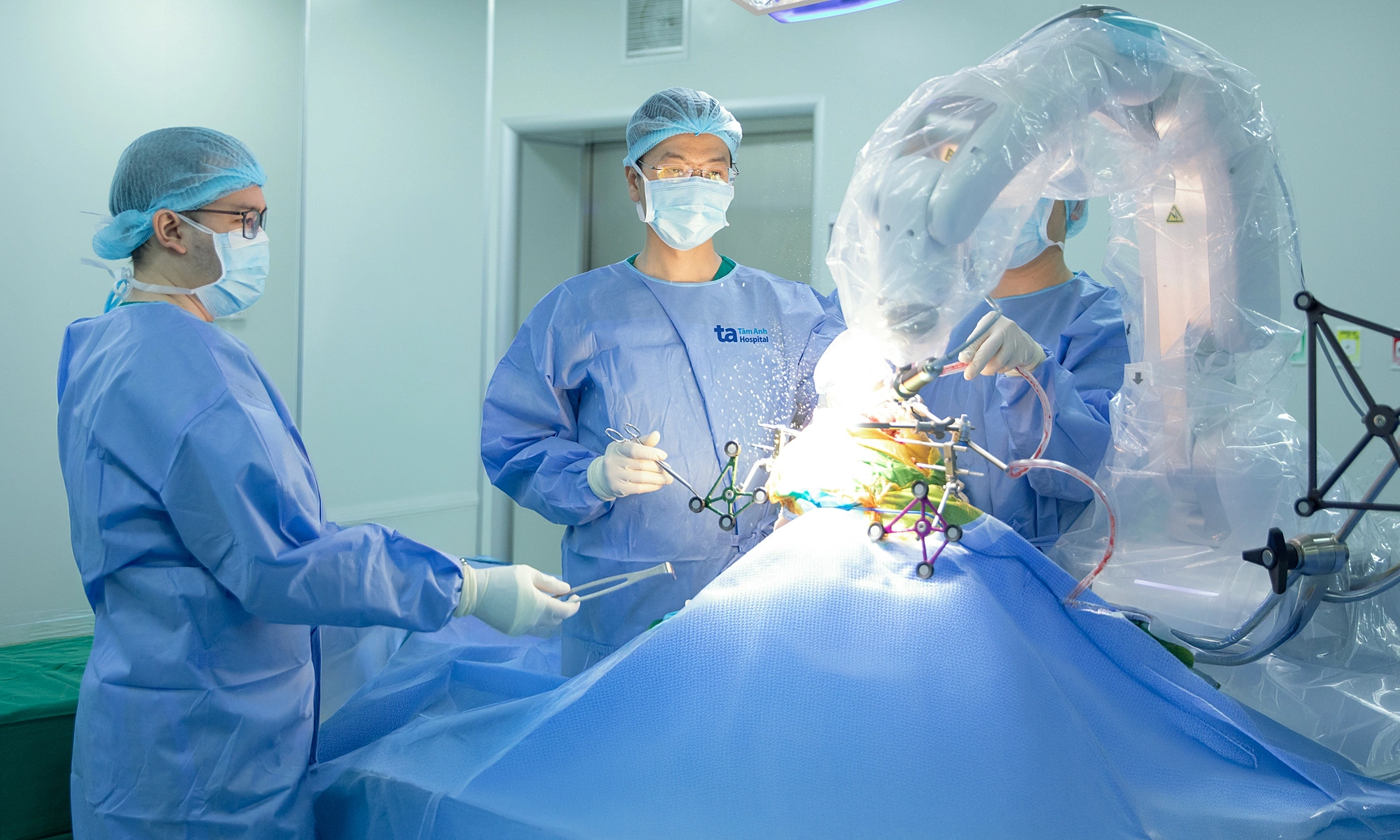 AI robot performs knee replacement surgery for osteoarthritis
