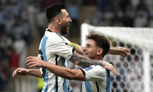 Messi creates a stir by ceding the spotlight to his younger teammate