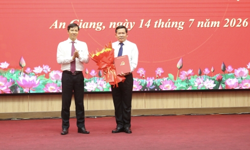Lieutenant General Dinh Van Noi appointed Deputy Secretary of An Giang Provincial Party Committee