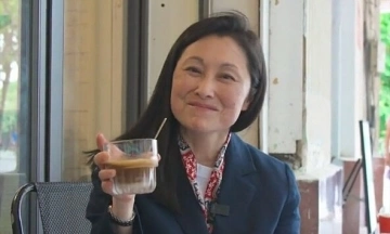 U.S. ambassador enjoys coffee, begins 'exciting journey' in Vietnam